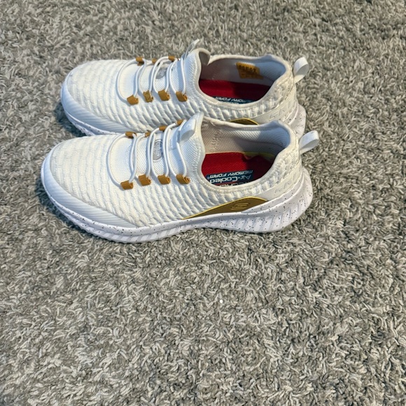 Skechers White Minimalist Sneakers - Picture 5 of 11